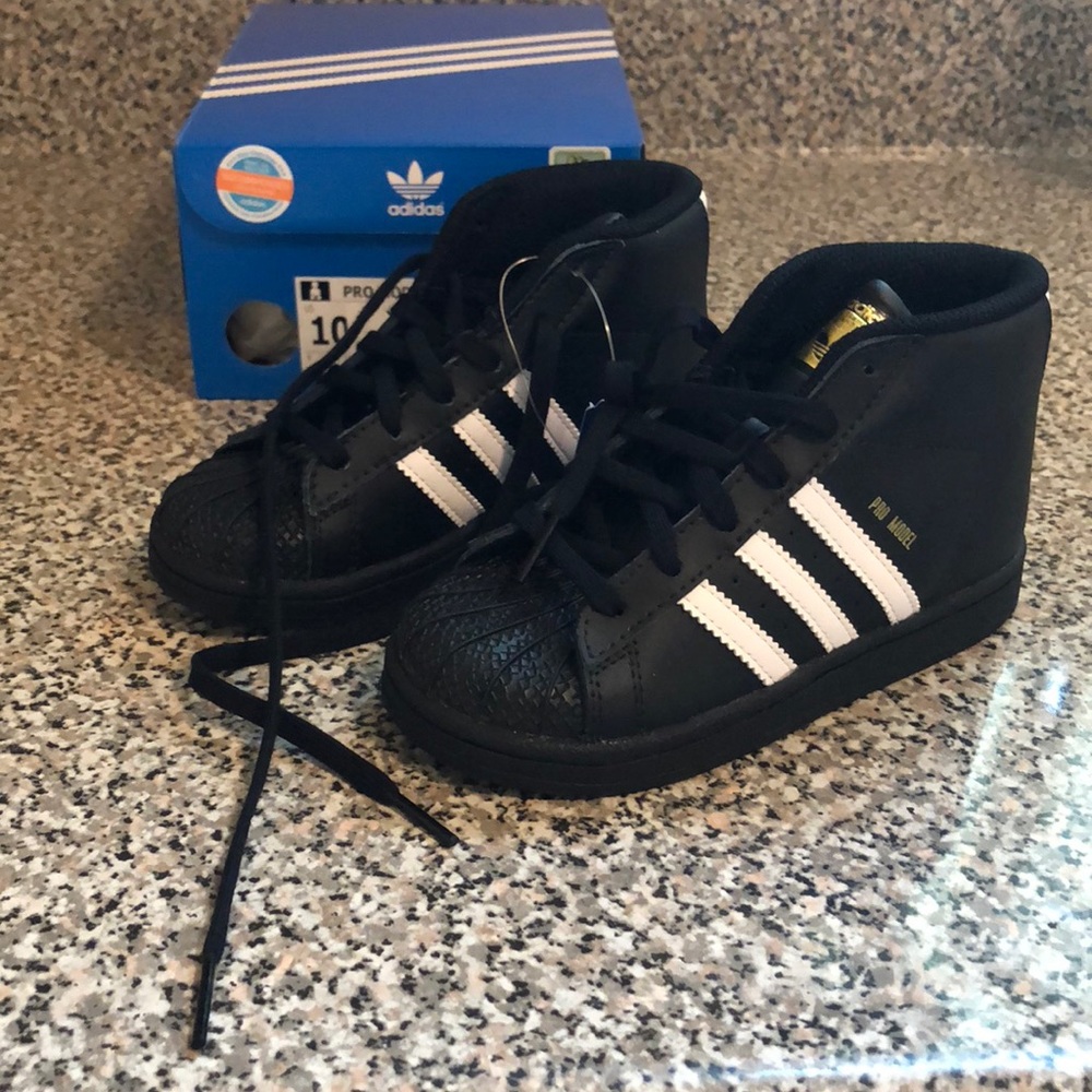 Toddler Boy Adidas Sneakers (size 10) (never worn)